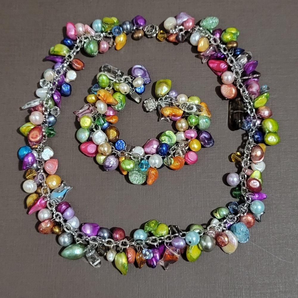 Colourful necklace and bracelet